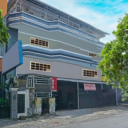 Oyo1935望加锡钻石酒店 马卡萨 外观 照片